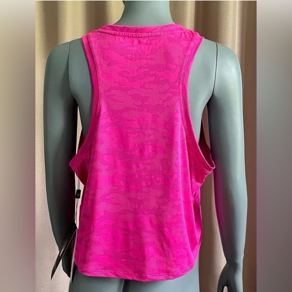 Women’s Large Summer Bundle-NWT & GUC 3 Tops, Shorts, & Bathing Suit - Picture 7 of 11